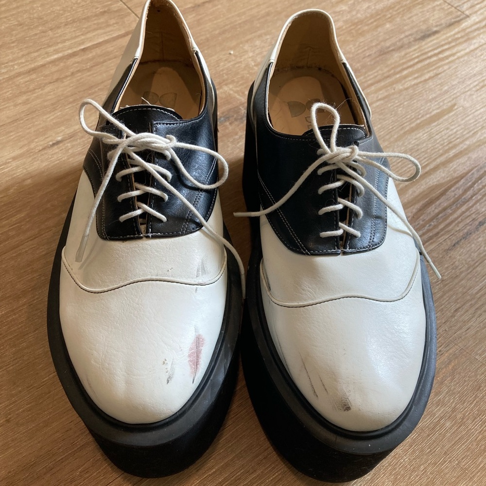 Deandri 3.5” platform shoes Black and White